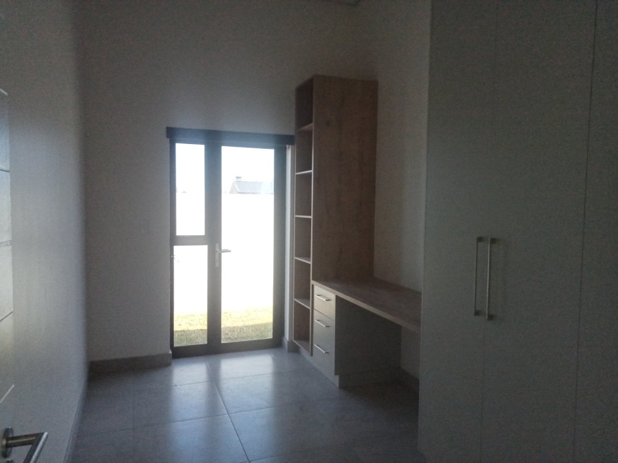 To Let 3 Bedroom Property for Rent in Le Grand Golf Estate Western Cape
